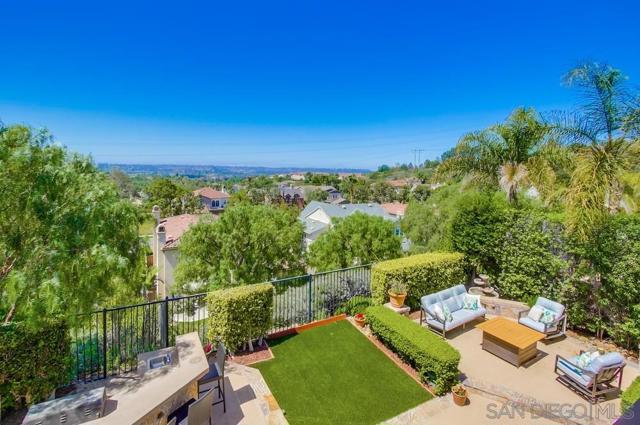 3515 CAMINO CEREZA, Carlsbad CA: https://media.crmls.org/mediaz/bdf59347-c241-401f-bb76-30cb9ae8038b.jpg