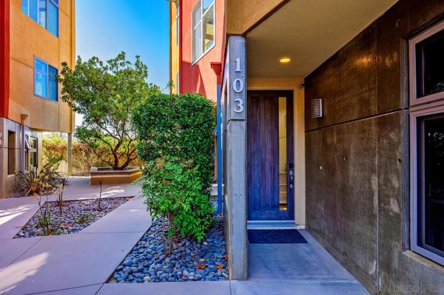 465 S Cleveland St, Oceanside CA: https://media.crmls.org/mediaz/bdf62576-0811-4db1-93af-e9a20d1ed101.jpg