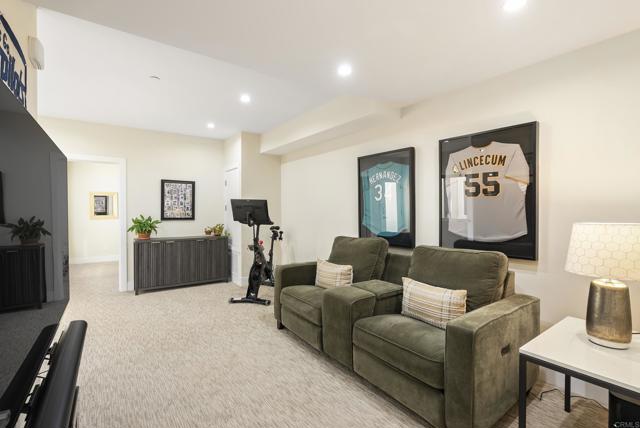 Detail Gallery Image 12 of 20 For 2319 Cambridge, Cardiff By The Sea,  CA 92007 - 3 Beds | 3/1 Baths