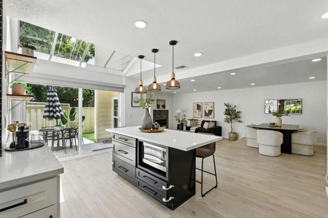 1862 Stratton Circle, Walnut Creek CA: https://media.crmls.org/mediaz/bdf655dd-8df5-4e39-b296-b31da194f324.jpg