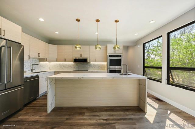 Image 17 of 37 For 6611 Lago Corte