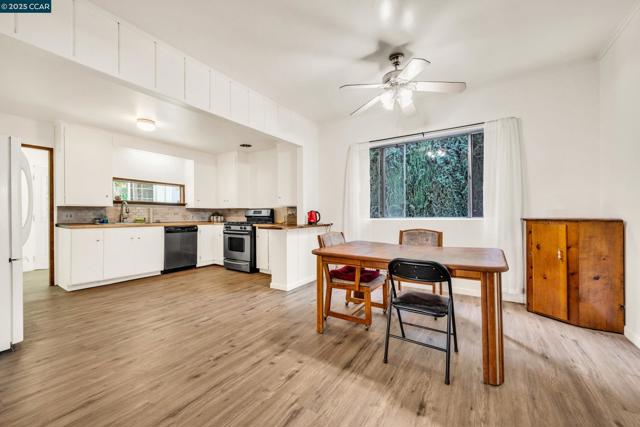 367 Rose Avenue, Pleasanton CA: https://media.crmls.org/mediaz/bdf8cacf-5e1a-44f3-b53e-87c75687bdaa.jpg
