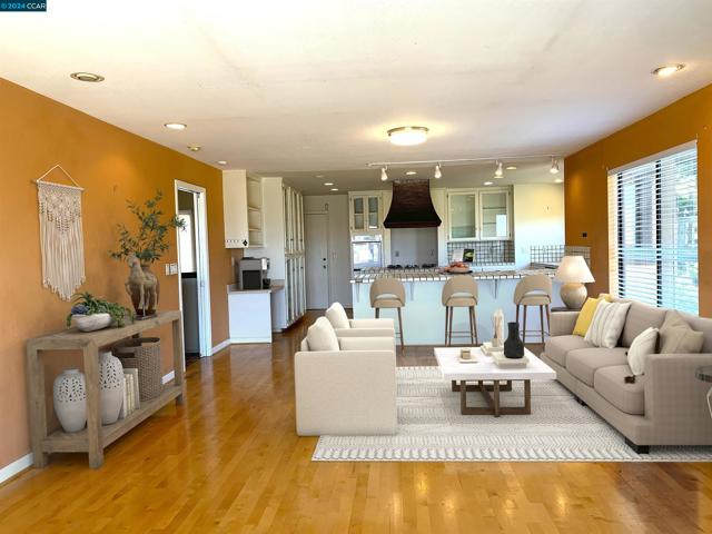 29 Anton Way, Novato CA: https://media.crmls.org/mediaz/bdf9f7c5-ddb3-49f7-a09e-65905d34a810.jpg
