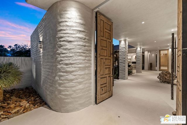 71000 Tamarisk Lane, Rancho Mirage CA: https://media.crmls.org/mediaz/bdfa9b0f-ea51-49d9-a651-0c7de20f4d80.jpg