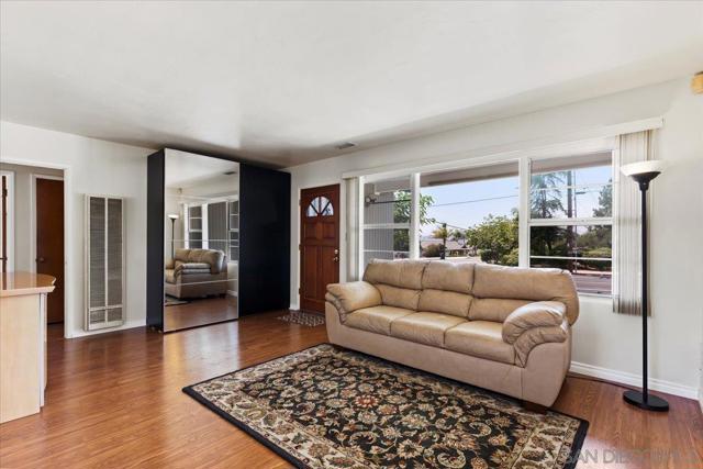 1658 Greenfield Dr, El Cajon CA: https://media.crmls.org/mediaz/bdfb946d-19ec-4f5f-af0d-1b50d2922e6b.jpg