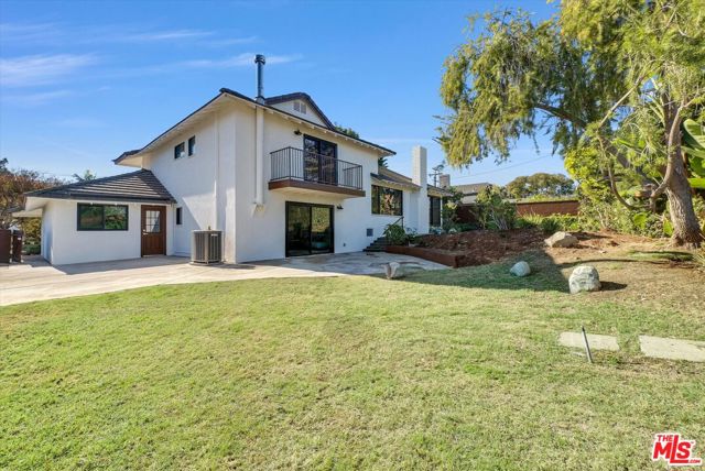 15515 La Moine Street, Hacienda Heights CA: https://media.crmls.org/mediaz/bdfba7f5-bfc8-4a2f-9668-978dc1a9751a.jpg