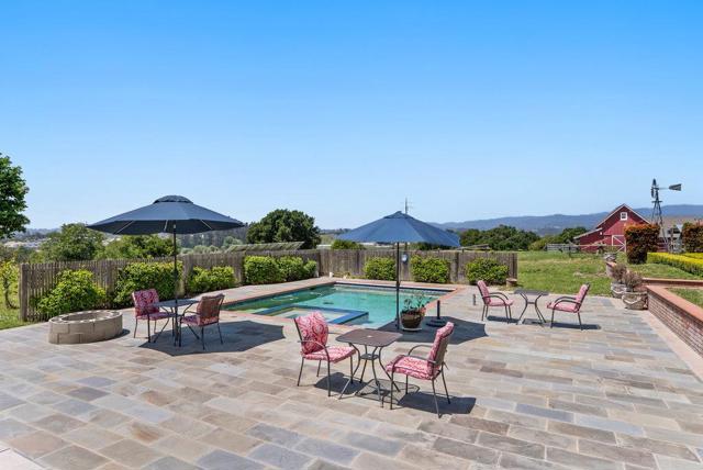 180 Dicicco Terrace, Watsonville CA: https://media.crmls.org/mediaz/bdfc8874-bd3b-40e2-979f-a03dae8f1785.jpg
