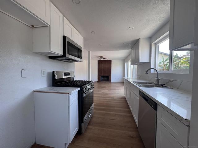 2058 Toboggan Way, San Diego CA: https://media.crmls.org/mediaz/bdfe9add-4d0e-4ae3-899d-9f1300f22cfa.jpg