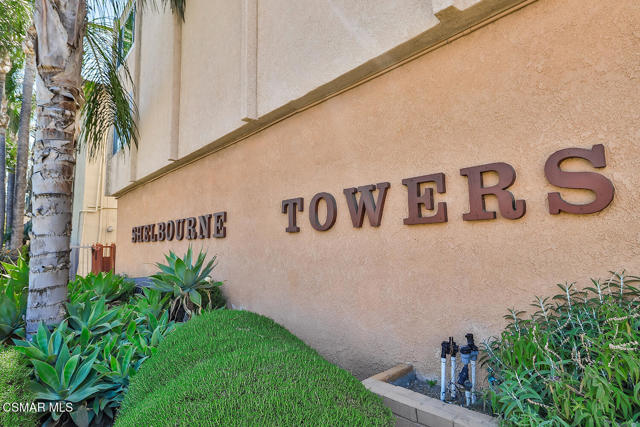5429 Newcastle Avenue, Encino CA: https://media.crmls.org/mediaz/bdff3dda-7f91-4e0d-9a03-93cb85dad61d.jpg