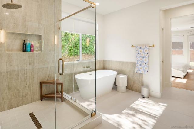 10528 Pinion Trl, Escondido CA: https://media.crmls.org/mediaz/bdff84ef-4698-4cf9-84c5-ec607b7bfe0d.jpg