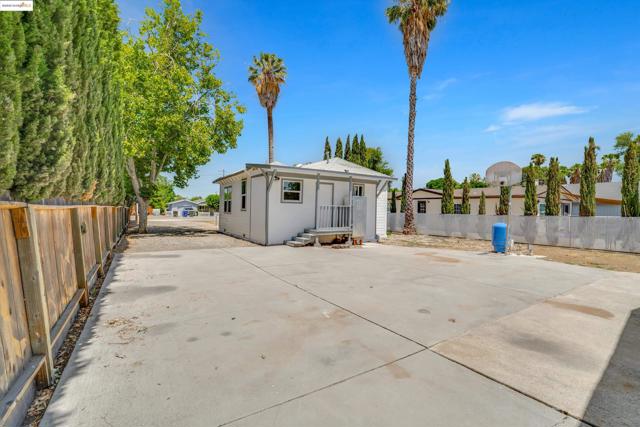3208 Hosie Ave, Byron CA: https://media.crmls.org/mediaz/bdff9837-b8bc-479e-9b5a-373e699e7fa9.jpg