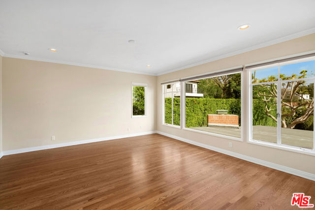 2332 Nottingham Avenue, Los Angeles CA: https://media.crmls.org/mediaz/bdffeb77-2add-4fcc-a873-e00dab387565.jpg