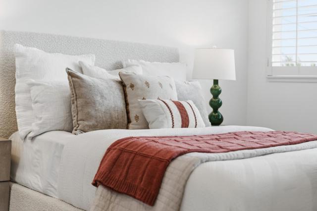 439 Yellowstone Drive, South San Francisco CA: https://media.crmls.org/mediaz/be00d79e-1c98-4a09-80f4-bd1dc1818996.jpg