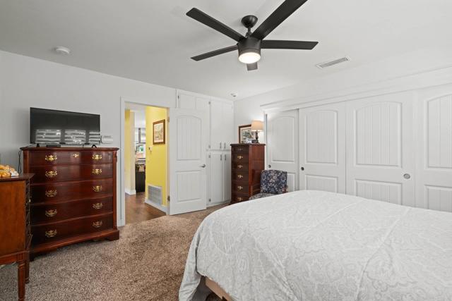 620 Sunset Drive, Vista CA: https://media.crmls.org/mediaz/be013730-810e-473a-aca9-448712b482c2.jpg