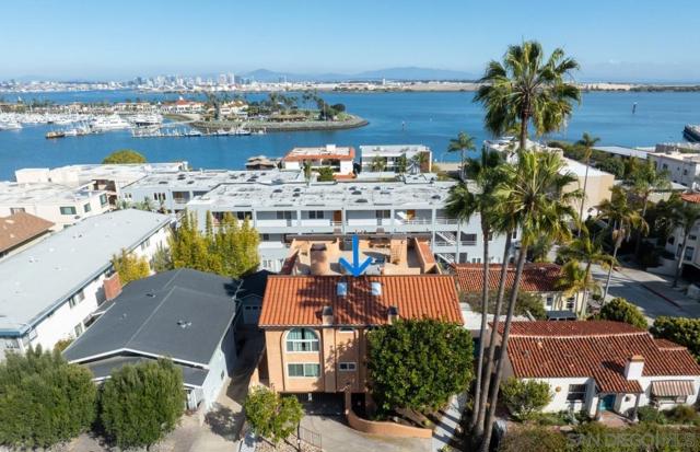 361 Rosecrans Street, San Diego CA: https://media.crmls.org/mediaz/be013fc3-a923-4554-9a60-22b6a4640f4f.jpg