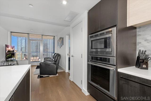 1388 Kettner Blvd, San Diego CA: https://media.crmls.org/mediaz/be016d54-b441-4a22-b329-835b9aa3961f.jpg