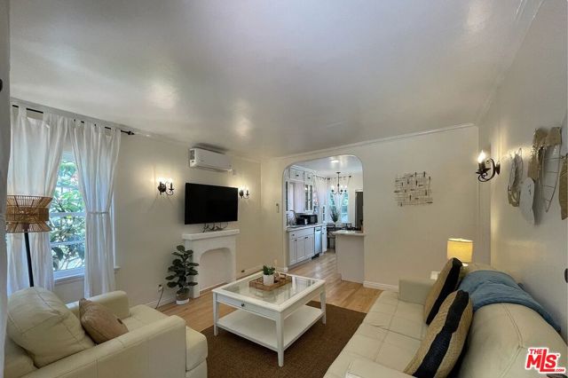 1144 15th Street, Santa Monica CA: https://media.crmls.org/mediaz/be01bbd1-e332-4318-a079-4801cf3eb01c.jpg