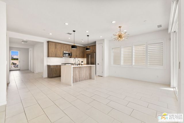 36277 Corta Aguila, Cathedral City CA: https://media.crmls.org/mediaz/be01bd0e-5a54-48bb-90da-21a047ad7034.jpg