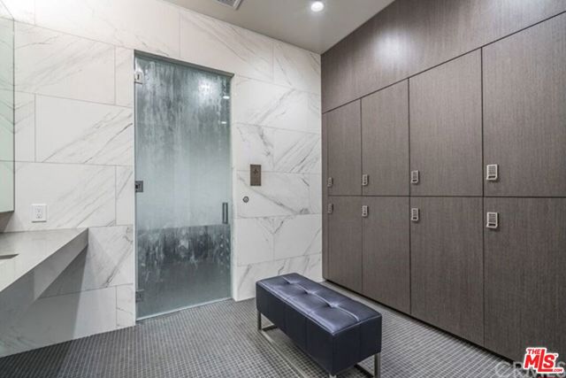 889 Francisco Street, Los Angeles CA: https://media.crmls.org/mediaz/be020ba9-75af-4942-86c1-32e3b187f825.jpg