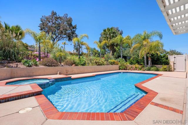 16274 COUNTRY DAY ROAD, Poway CA: https://media.crmls.org/mediaz/be02443b-74f2-4a7e-9bc8-f99819b1b41b.jpg