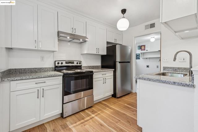 574 66th, Oakland CA: https://media.crmls.org/mediaz/be02773a-53ea-43ce-9dc4-7d85754126ee.jpg