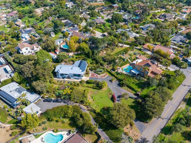 1628 Lone Oak Rd, Vista CA: https://media.crmls.org/mediaz/be02fa89-6949-4032-ae1a-29f64487e330.jpg