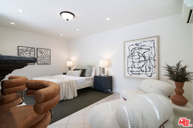 110 S Fuller Avenue, Los Angeles CA: https://media.crmls.org/mediaz/be03074e-5aaa-4b04-a05e-9ec106cb15b1.jpg