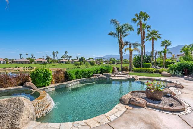 51686 Via Sorrento, La Quinta CA: https://media.crmls.org/mediaz/be03a853-74df-4722-b987-cae5a64e2435.jpg