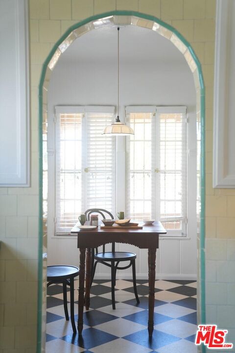 1143 S Rimpau Boulevard, Los Angeles CA: https://media.crmls.org/mediaz/be03bec0-13e4-4b33-8b2d-dba0becfc696.jpg