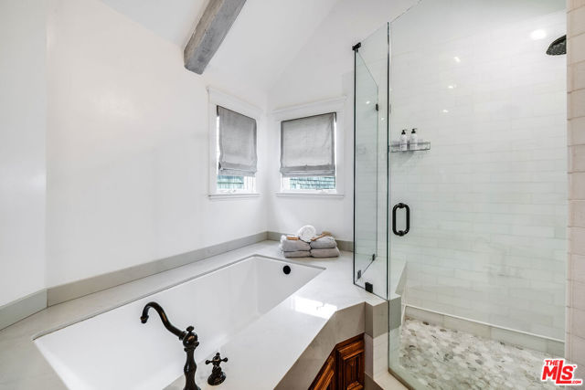 755 31st Street, Manhattan Beach CA: https://media.crmls.org/mediaz/be03d982-6f9f-42bb-b325-2abd489fdcd6.jpg