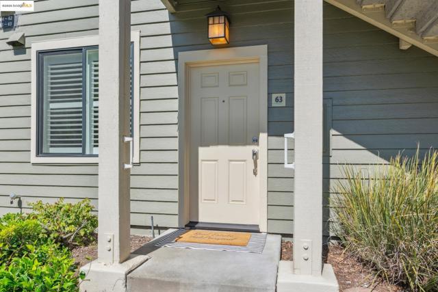 63 Lakeshore Ct, Richmond CA: https://media.crmls.org/mediaz/be03ff60-40a3-410f-b226-a2d32d3d3e3f.jpg