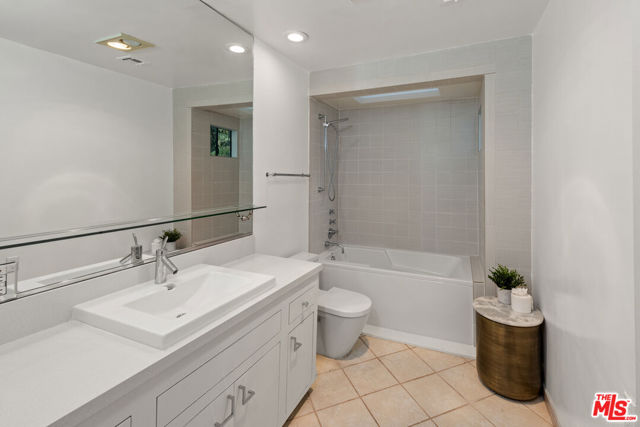 1790 Viewmont Drive, Los Angeles CA: https://media.crmls.org/mediaz/be0409f1-2c69-4eea-b87d-2772ad7ff4f2.jpg