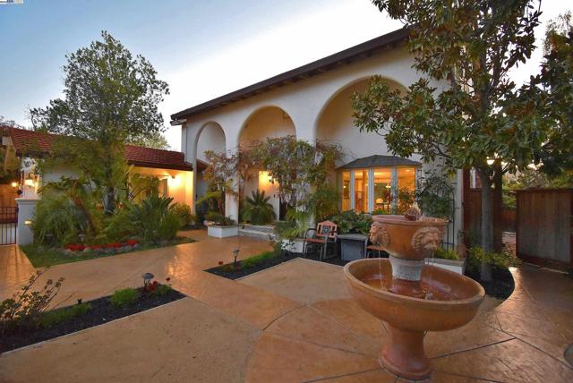 1626 Harlan Dr, Danville CA: https://media.crmls.org/mediaz/be043317-d28f-4cc6-9dde-be87cf06e5fa.jpg
