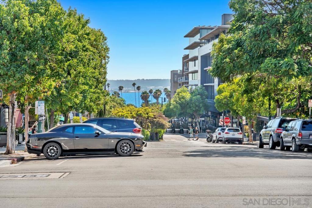 https://media.crmls.org/mediaz/be0446c8-63a7-4556-9dc0-b273396251b8.jpg?preset=X-Large