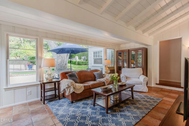 2727 Hollister Terrace, Glendale CA: https://media.crmls.org/mediaz/be04d283-d58d-41a8-b4c5-ef4b6060428e.jpg