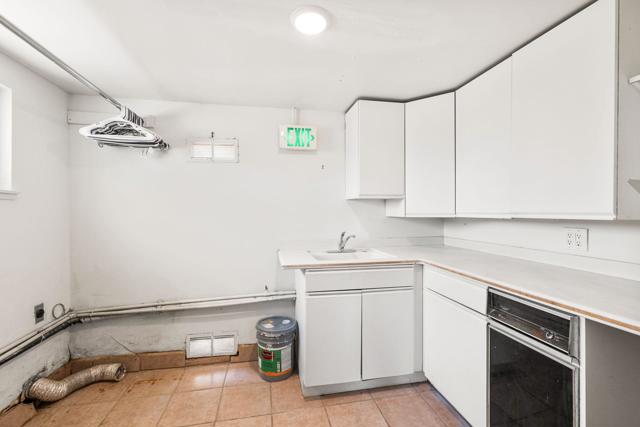 42660 Wisconsin Avenue, Palm Desert CA: https://media.crmls.org/mediaz/be05ac3e-4400-414d-9871-ad38a617eefe.jpg
