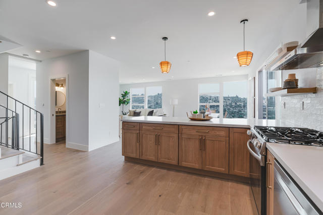 3870 W Point Drive, Los Angeles CA: https://media.crmls.org/mediaz/be05d7e4-75a1-4cfb-8430-063e5beb574e.jpg