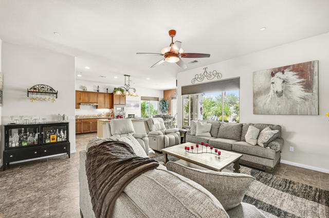81662 Corte Valdemoro, Indio CA: https://media.crmls.org/mediaz/be0693b6-287b-40dc-8f11-949e658404ce.jpg