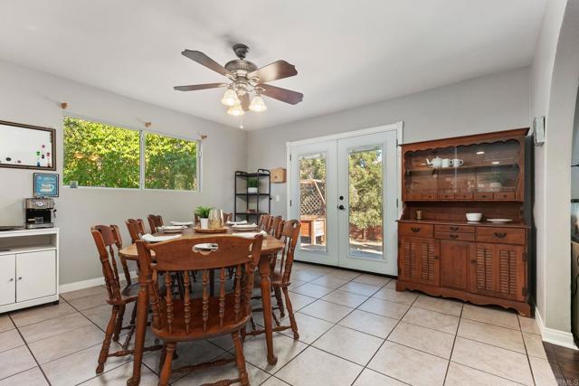25119 Como Esta Court, Ramona CA: https://media.crmls.org/mediaz/be06a8de-0723-4f04-9664-7127b009b48c.jpg