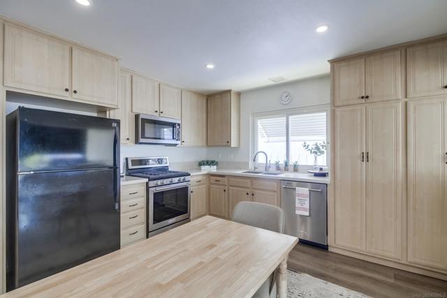 7460 Kamwood, San Diego CA: https://media.crmls.org/mediaz/be074144-ad22-4004-9cb0-0e14d0821c5b.jpg