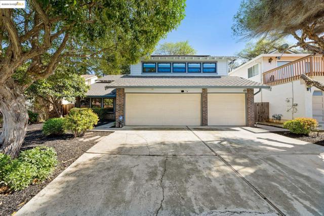 Image 3 of 60 For 921 Rock Canyon Cir