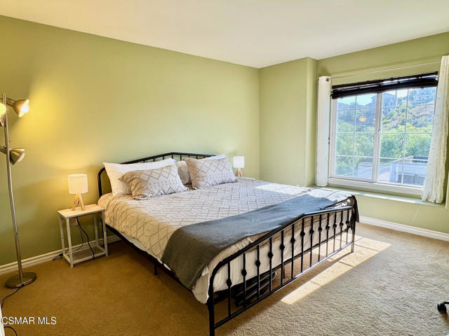 144 Acacia Lane, Newbury Park CA: https://media.crmls.org/mediaz/be08181d-c8b6-4ecf-8864-210d6d04e930.jpg