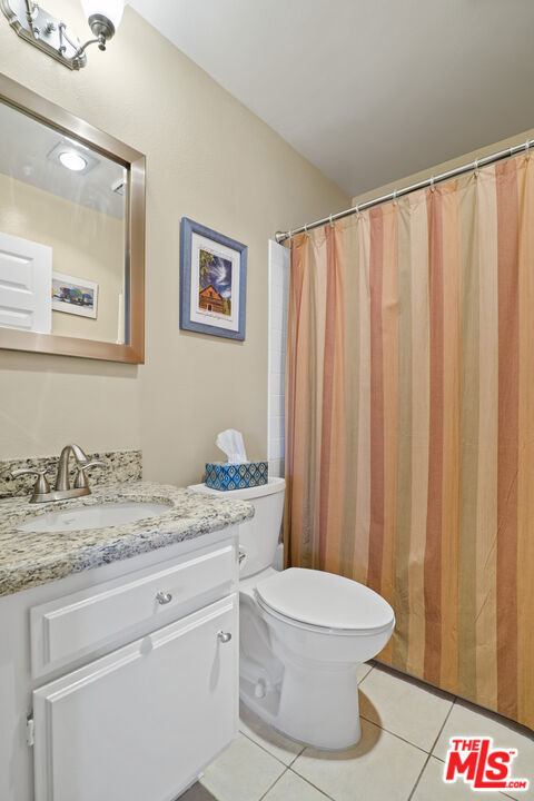 22040 Gault Street, 46 photo 7