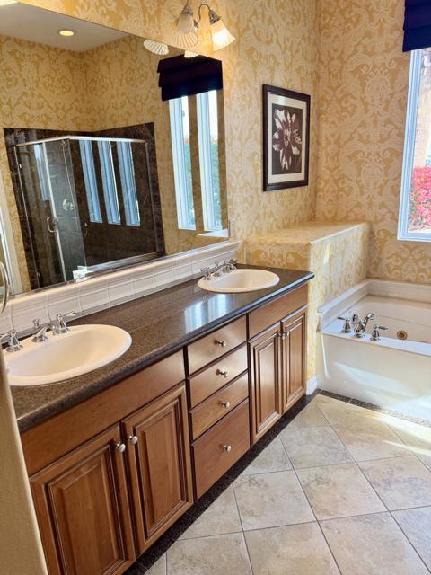 77178 California Drive, Palm Desert CA: https://media.crmls.org/mediaz/be09454e-4070-498b-b0a2-bf43bcc87780.jpg