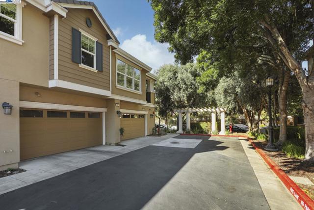 292 W Lucita Way, Mountain House CA: https://media.crmls.org/mediaz/be09fdac-f004-4df2-b0a3-62cd4ec31d23.jpg