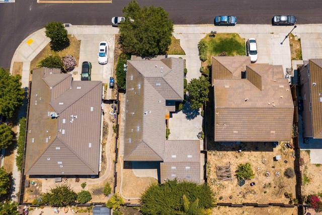 53 Puffin Cir, Oakley CA: https://media.crmls.org/mediaz/be0a4012-4217-4608-a924-6299dd5b844e.jpg