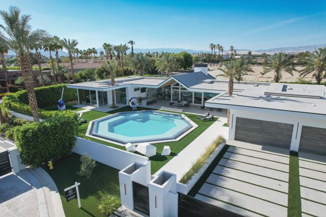 1 Makena Lane, Rancho Mirage CA: https://media.crmls.org/mediaz/be0b6fc5-d97a-40ff-969c-25f6b7dd520a.jpg
