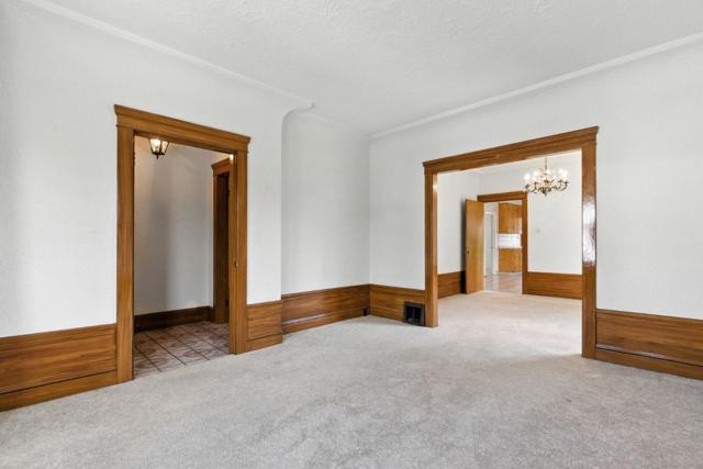 737 Baden Avenue, South San Francisco CA: https://media.crmls.org/mediaz/be0b7f39-8d24-41d3-bfe4-82ff910c5c08.jpg