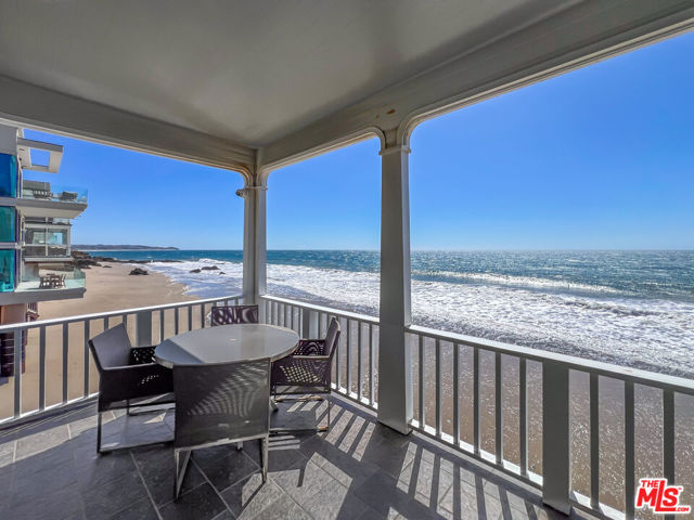 31656 Sea Level Drive, Malibu CA: https://media.crmls.org/mediaz/be0b8b4e-8652-4ee0-b85d-cbb720589a45.jpg