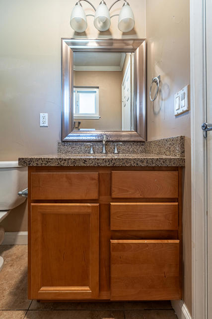 43120 Texas Avenue, Palm Desert CA: https://media.crmls.org/mediaz/be0ba676-5f00-4c22-a43d-b294cd31ead7.jpg